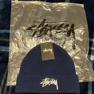 Stussy Beanie hat. One size. Navy blue.